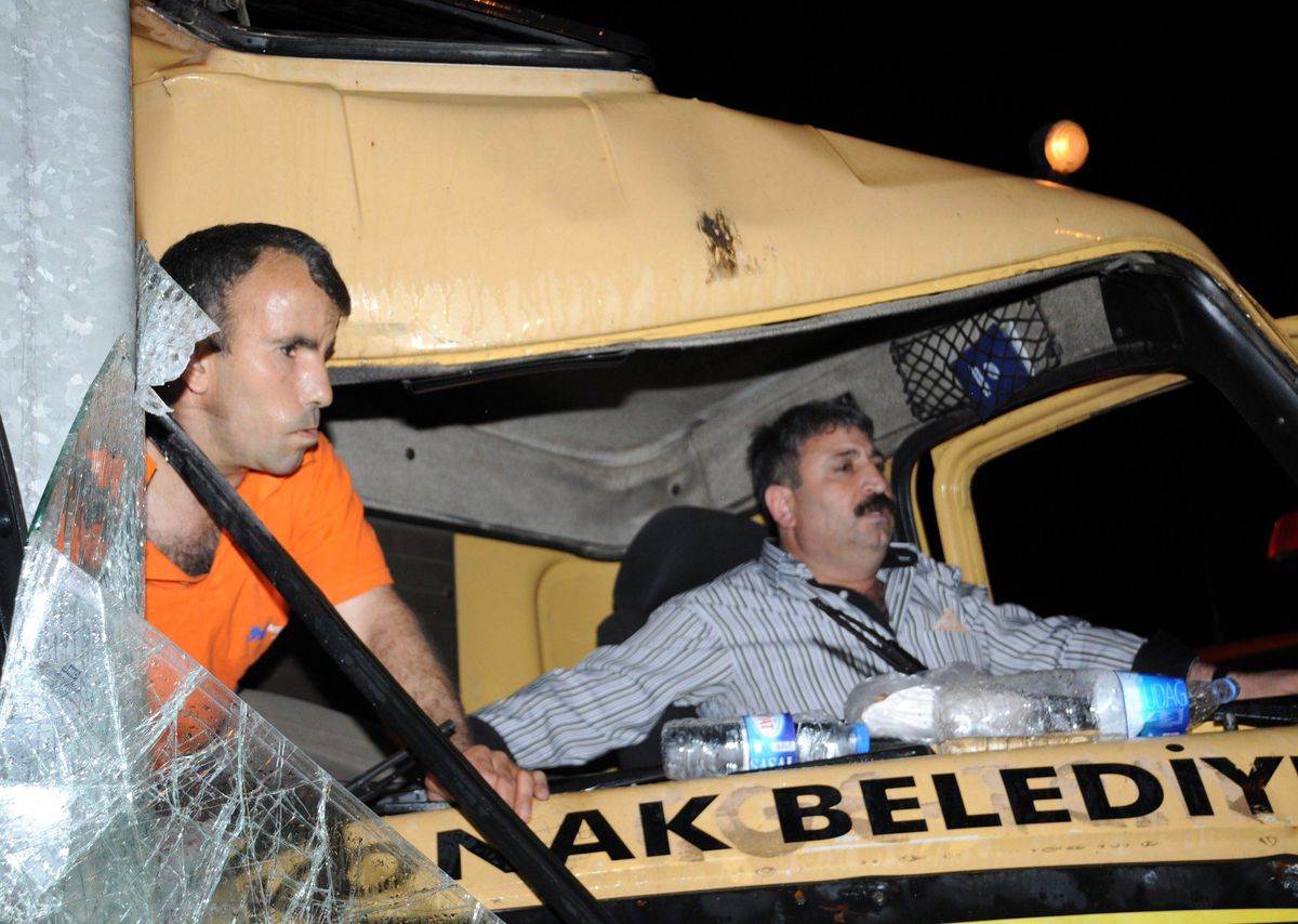 Yağmur Nedeniyle Kayganlaşan Yolda Kaza: 2 Yaralı