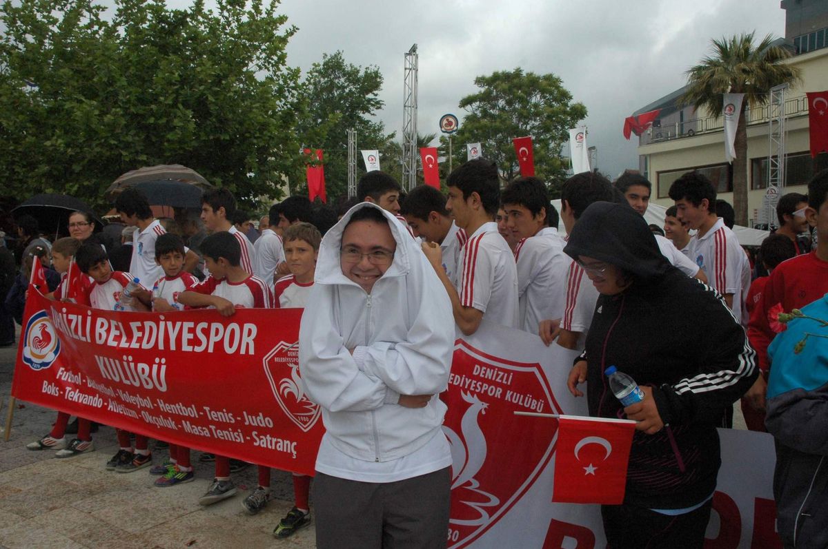 19 Mayıs Kutlamalarına Yağmur Sürprizi