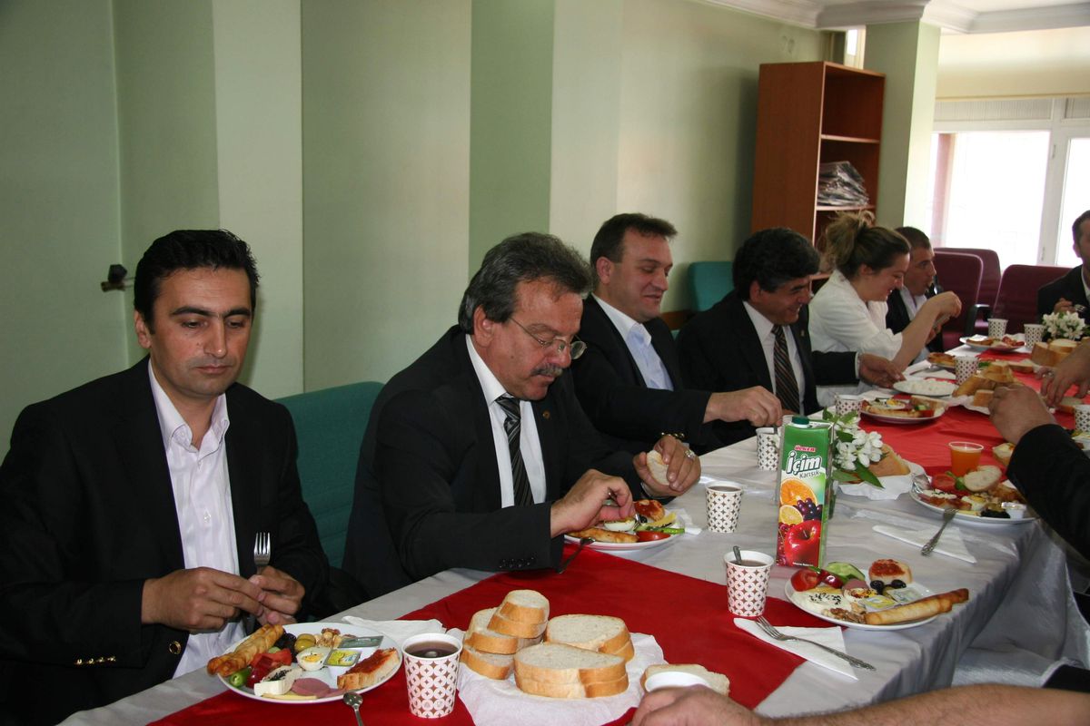 AK Parti\'den Engellilere Kahvaltı