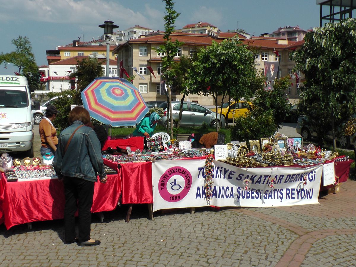 Akçakoca Sakatlar Derneğinden Kermes