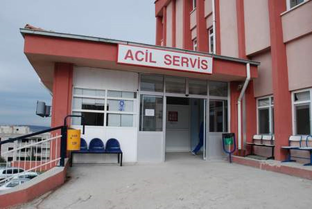 Akyazı Devlet Hastanesi Acil Servis Doktoruna Darp Girişimi