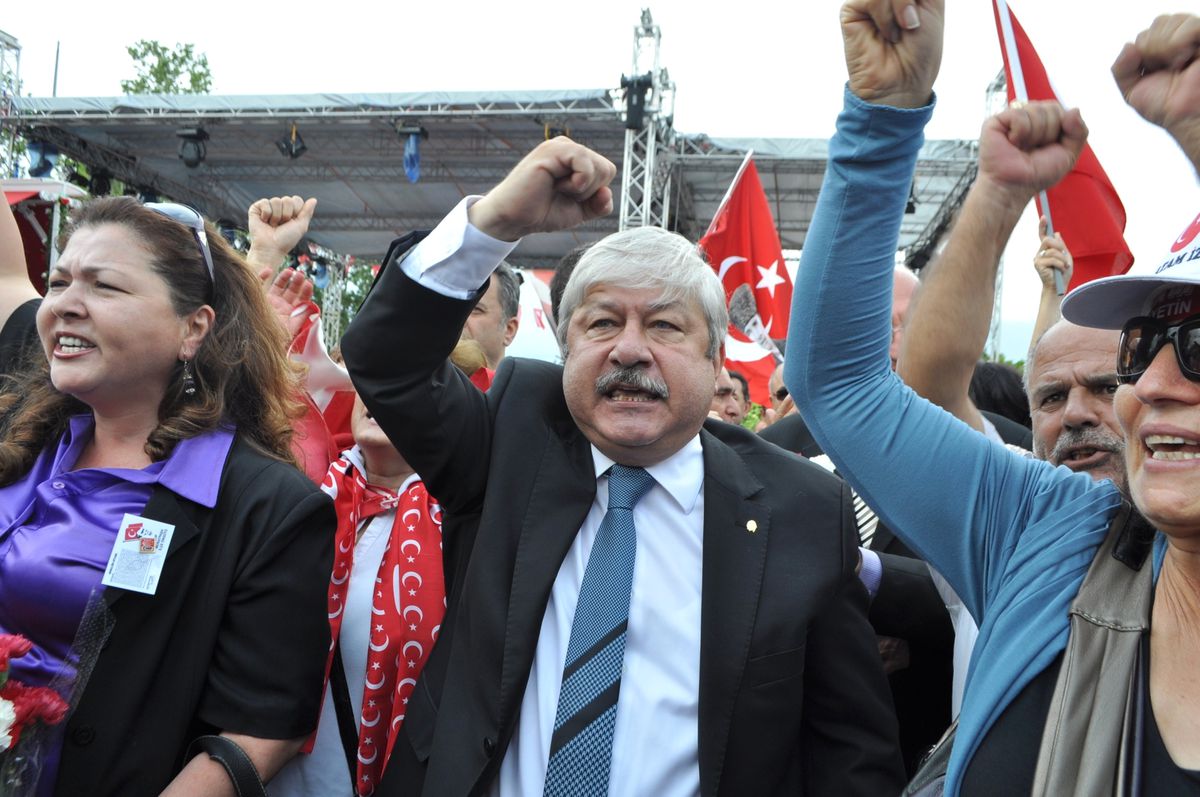 Antalya\'da CHP\'den 19 Mayıs Kutlaması