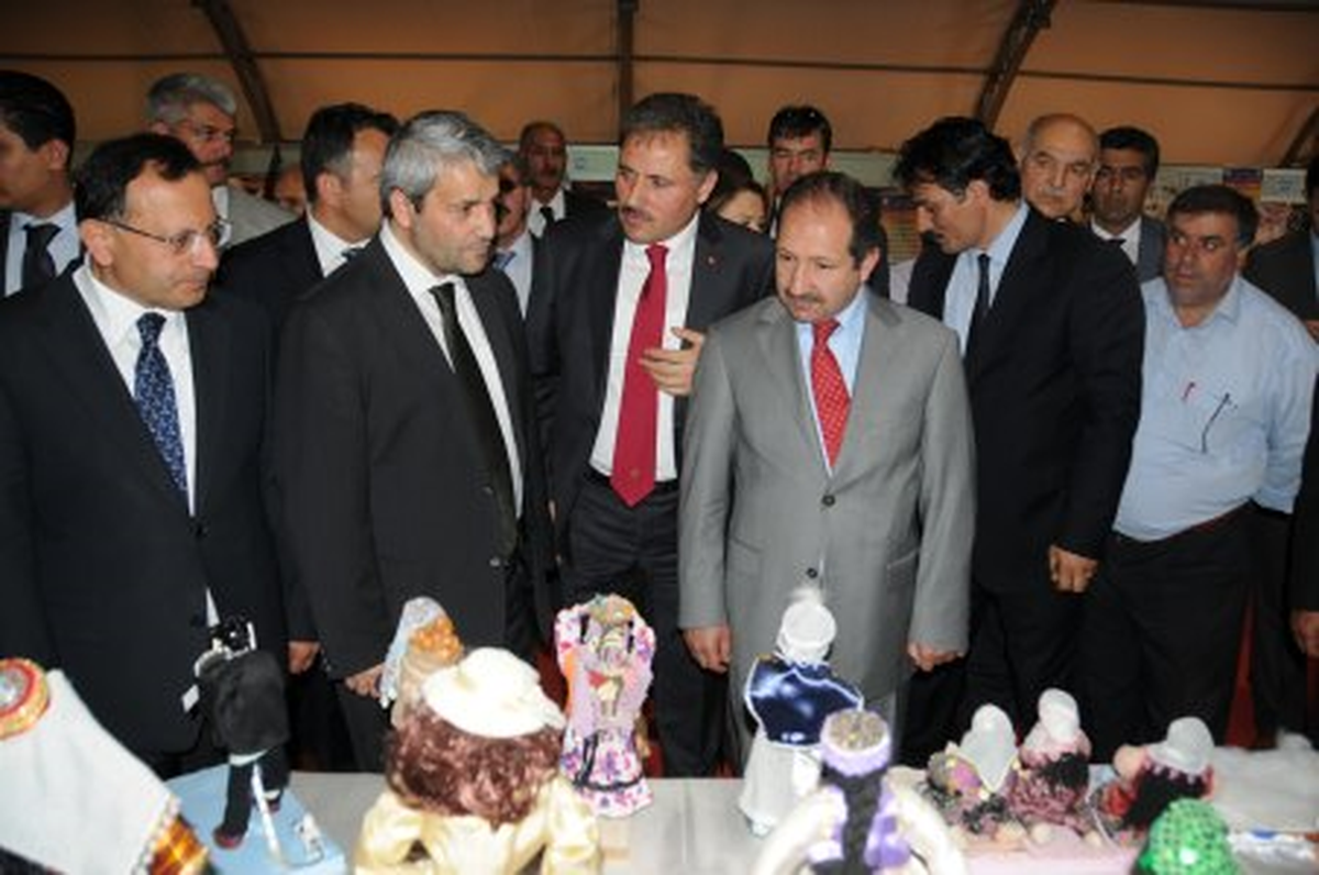 Bakan Ergün, Mabesem Sergisini Beğendi