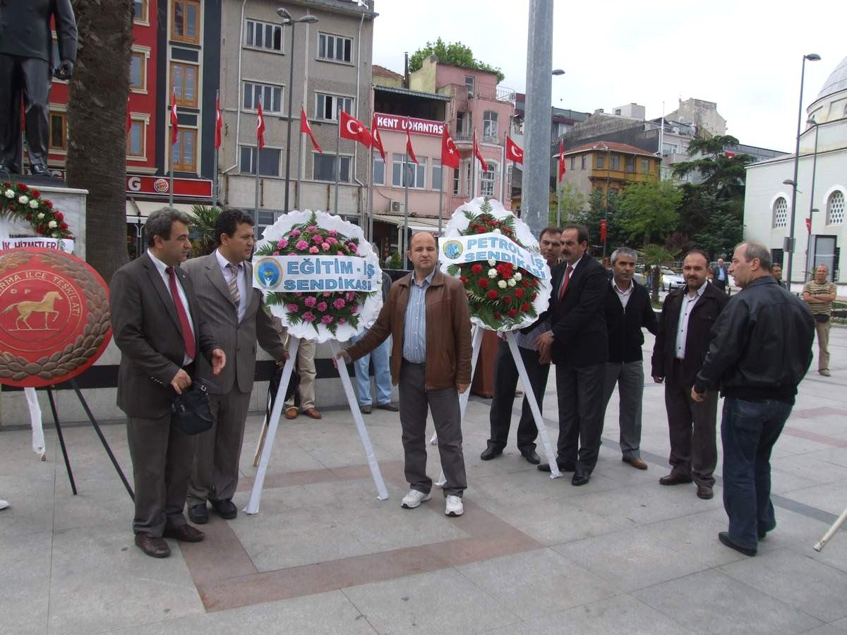 Bandırma'da 19 Mayıs Kutlamalarının Salonlarda Yapılmasına Tepki