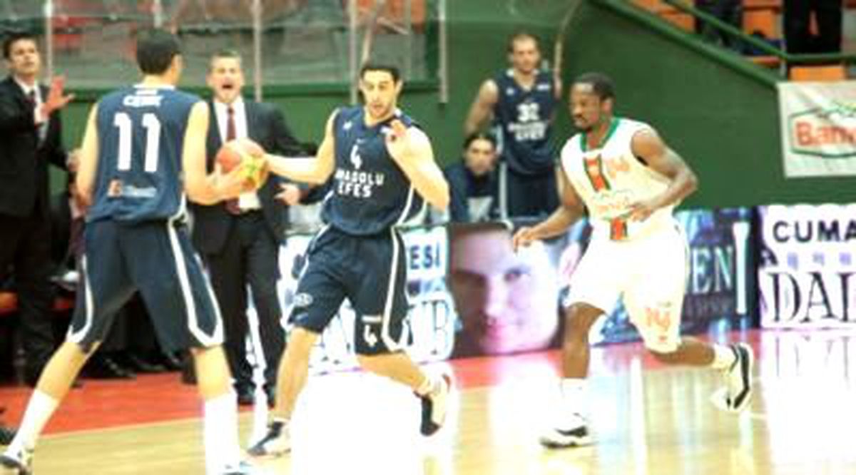 Banvit- Anadolu Efes: 75- 81