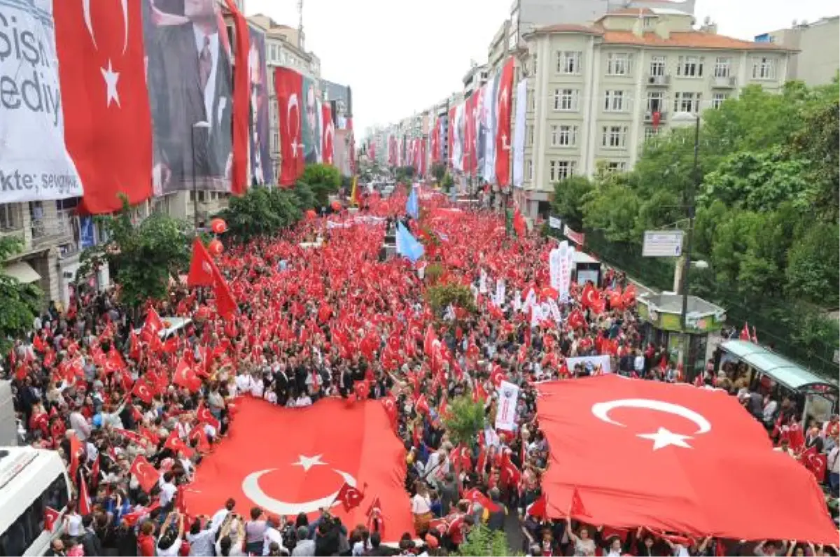 Bayrağını Alan Şişli\'ye Koştu