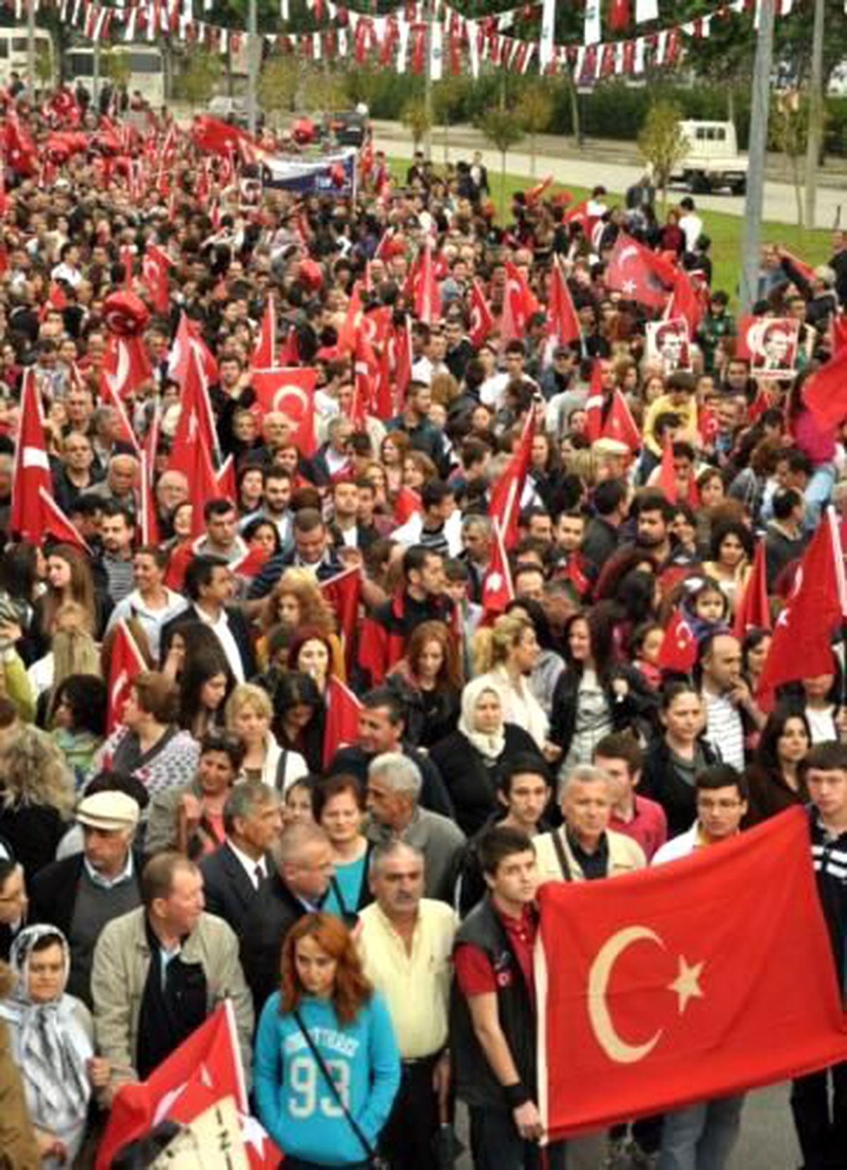 Bursa'da CHP'li Belediyeden Alternatif Kutlama