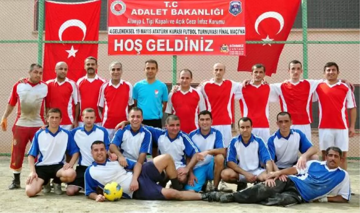 \'Cezaevi Atatürk Kupası\'nı C-13 Koğuşu Kazandı