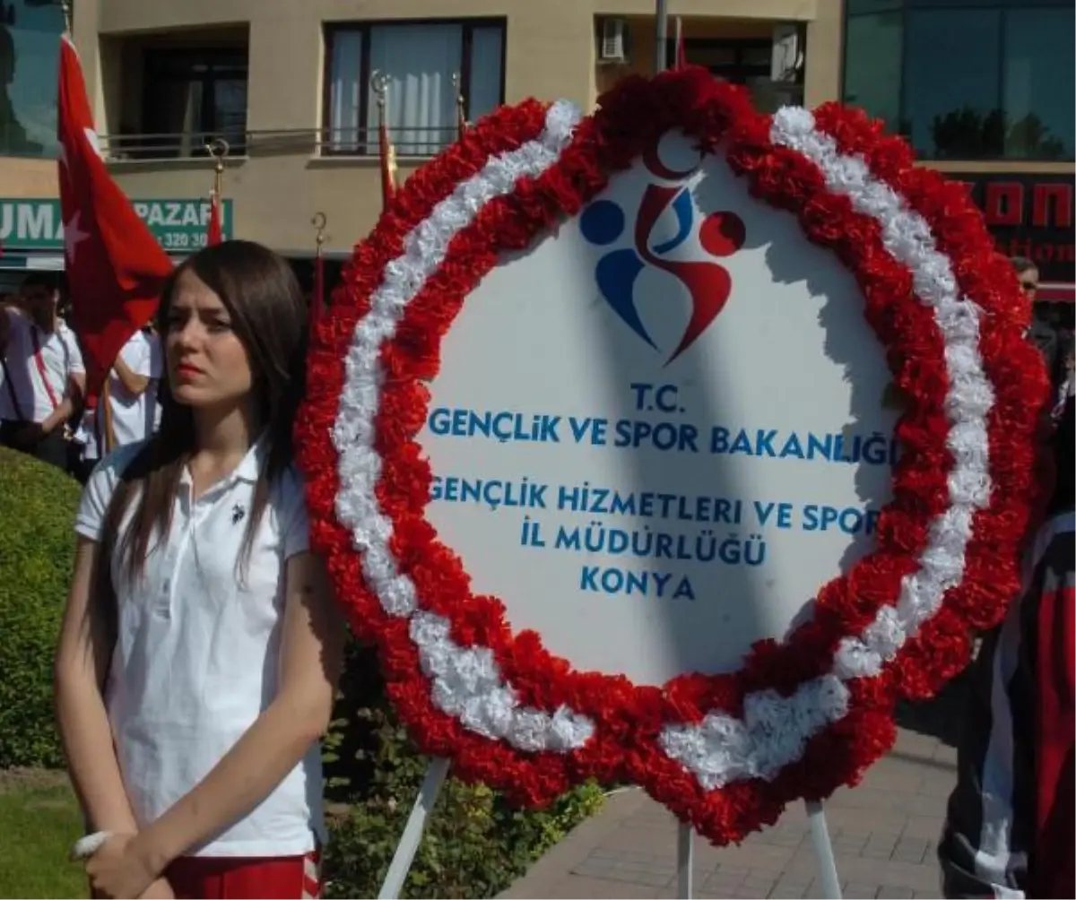 Chp, Valilikten Aldığı İzinle Çelenk Koyduı