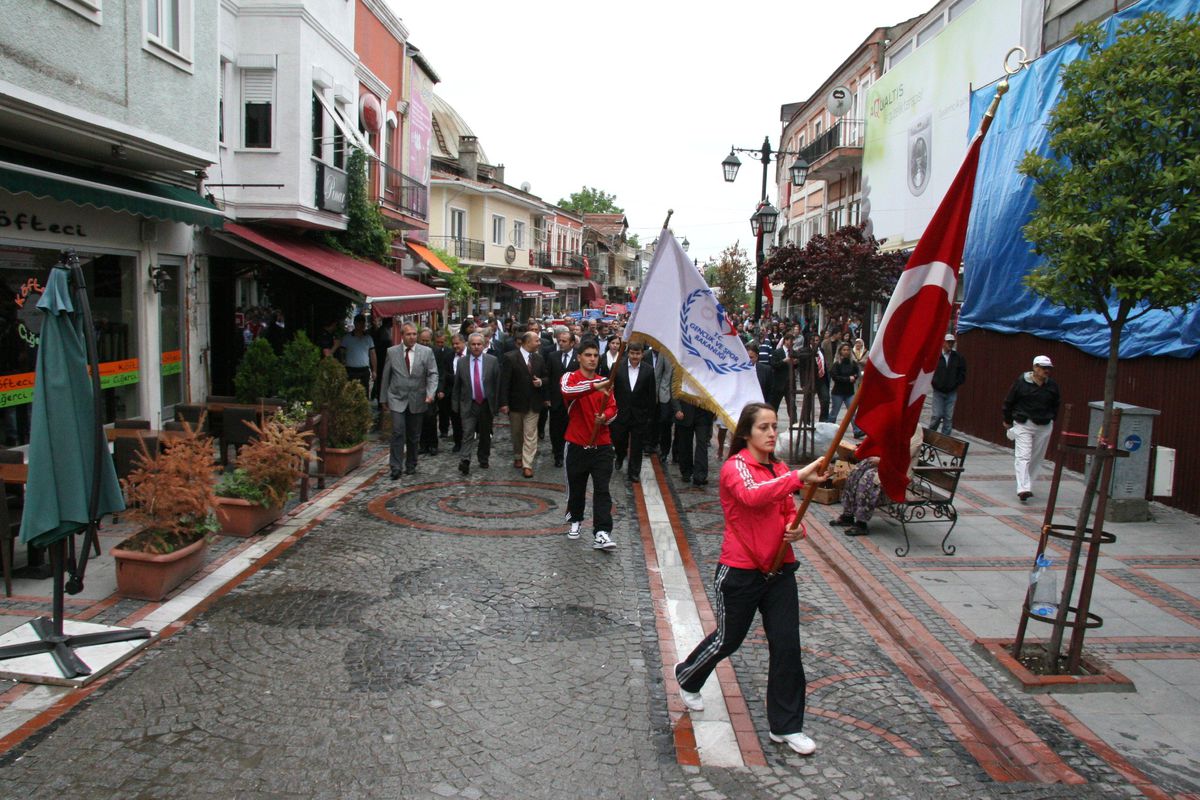CHP ve DSP\'den Alternatif 19 Mayıs Kutlaması