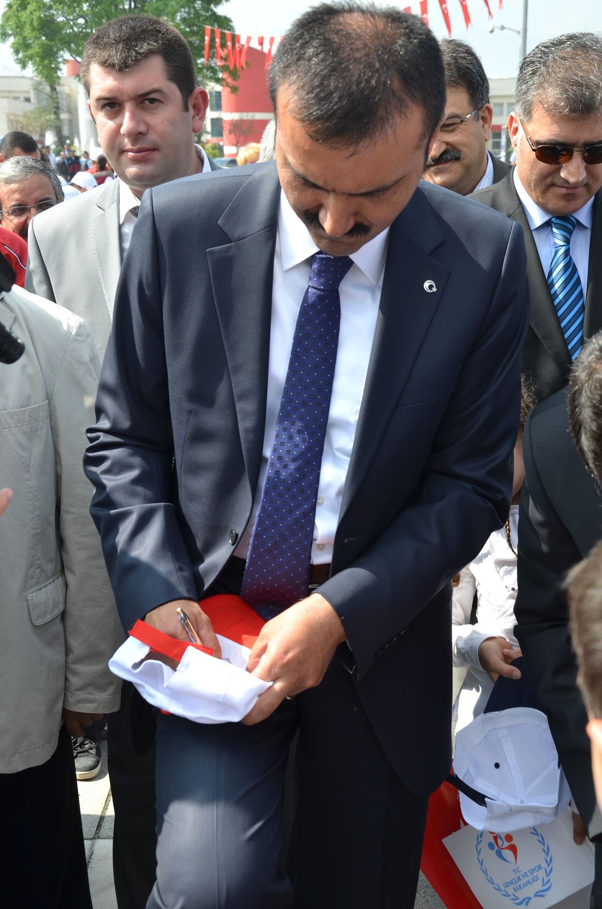 Çocuklardan Vali ve Başkana Büyük İlgi