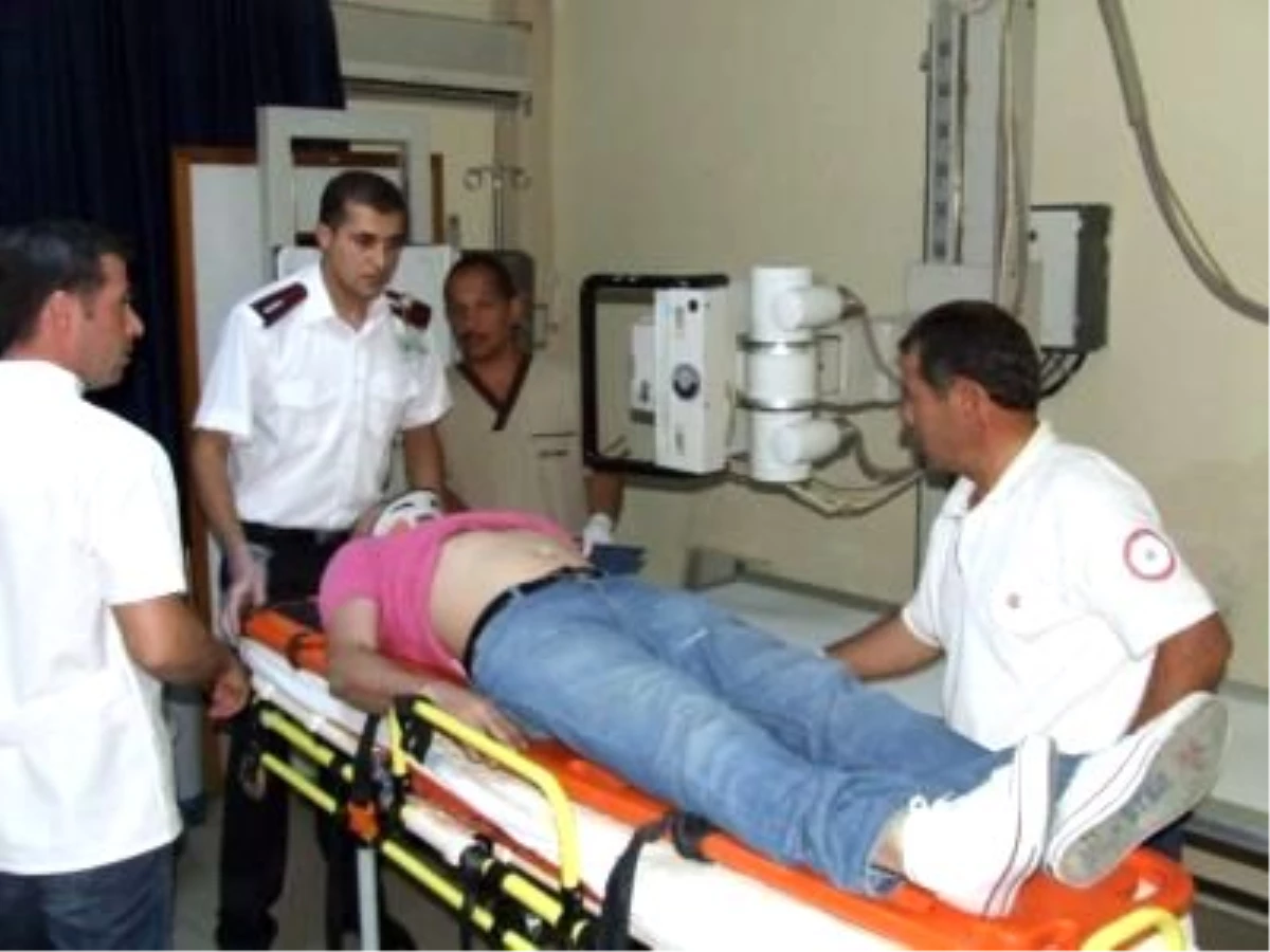 Denizli\'de Trafik Kazası: 35 Yaralı