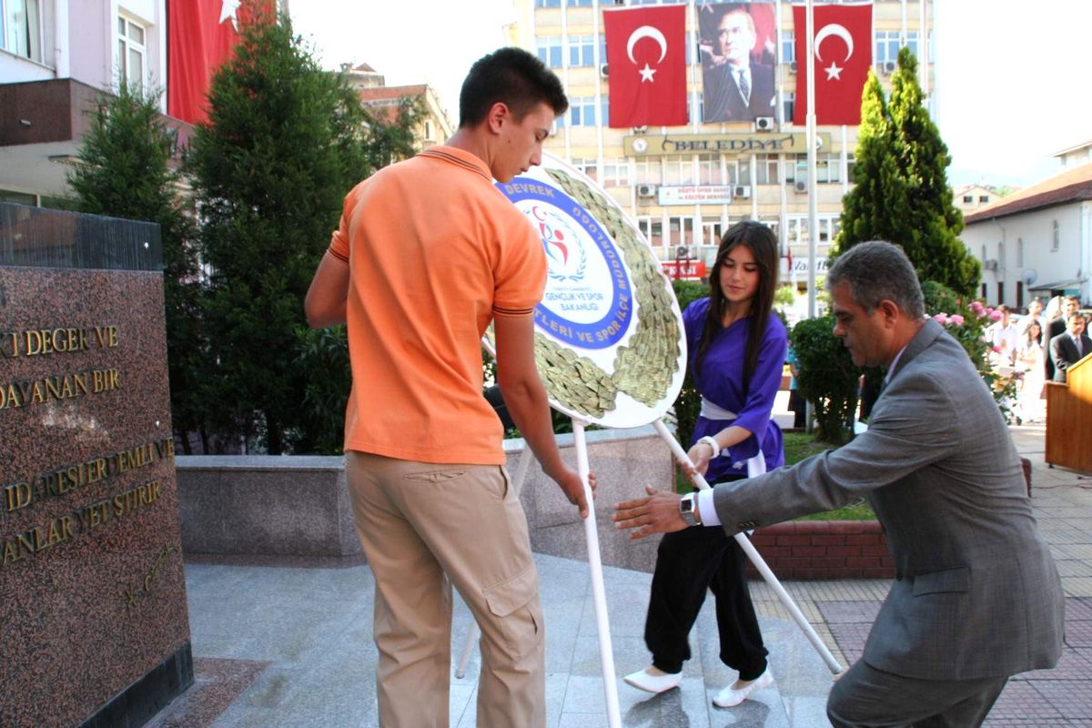 Devrek'te 19 Mayıs Bayramı Coşkuyla Kutlandı