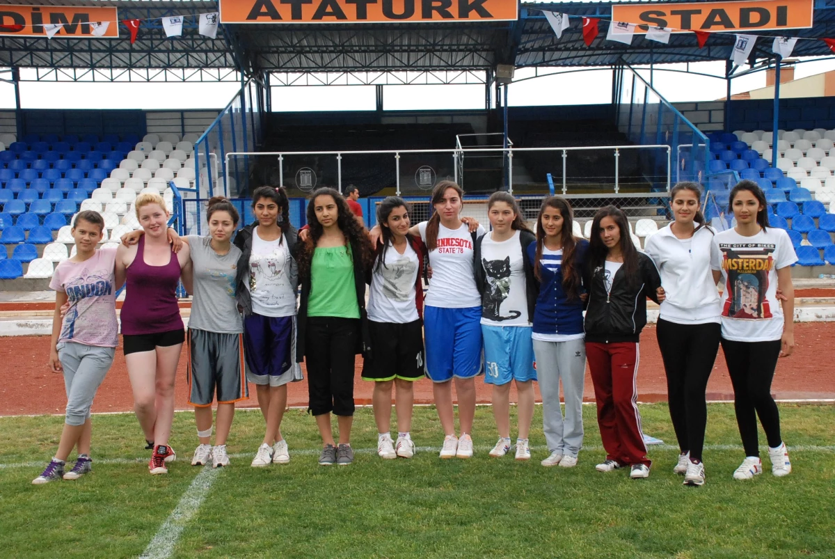 Didim\'de Gençlik Haftası Kros Yarışmaları Tamamlandı