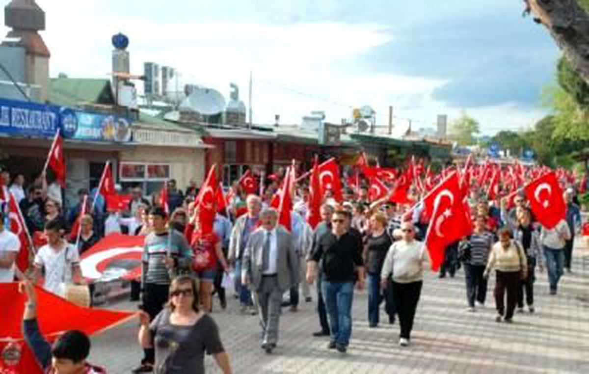Dikili Belediye Başkanına Çelenk Engeli