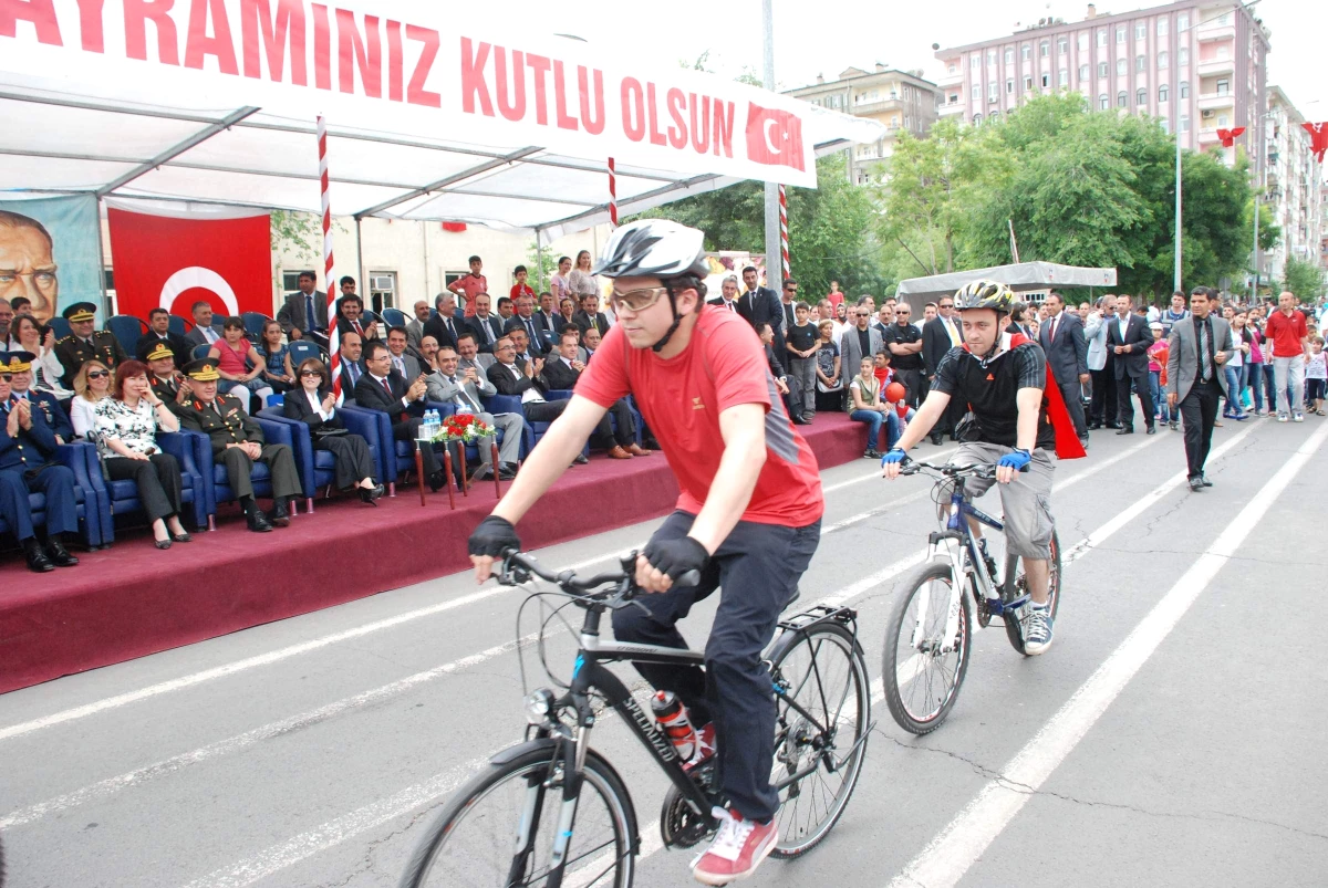 Diyarbakır\'da 19 Mayıs Atatürk\'ü Anma Gençlik ve Spor Bayramı Kutlamaları