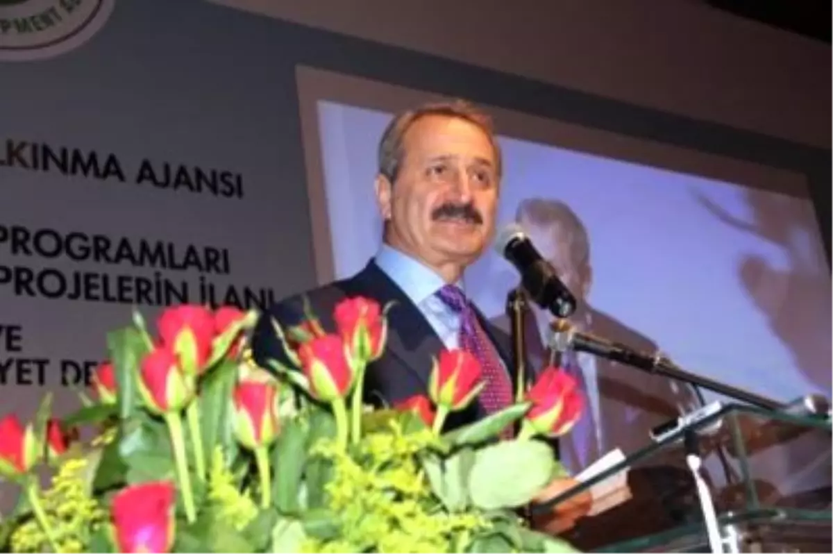 Ekonomi Bakanı Zafer Çağlayan, Mersin\'de Açıklaması