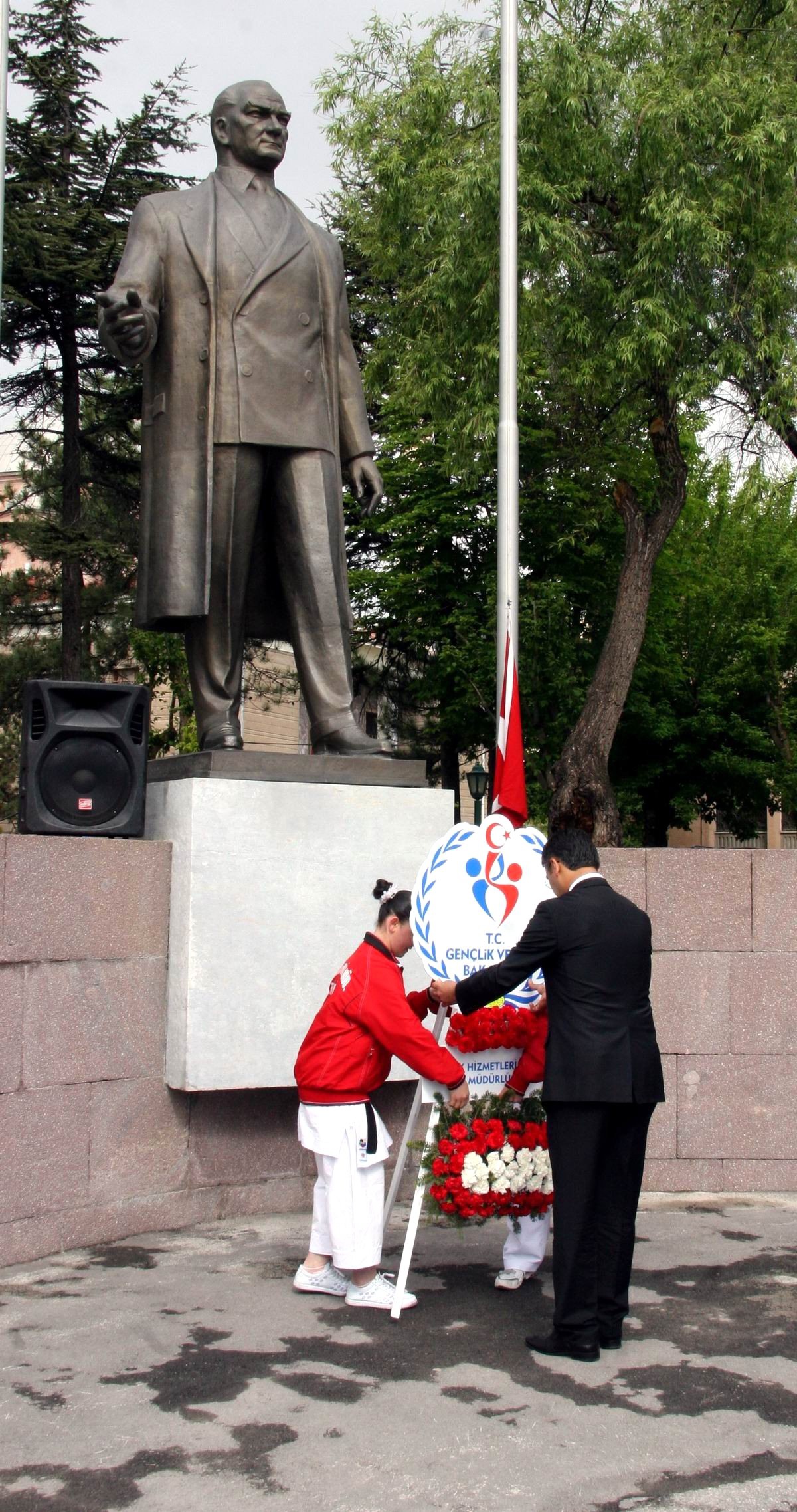 Eskişehir\'de 19 Mayıs Atatürk\'ü Anma, Gençlik ve Spor Bayramı Törenler ile Kutlandı