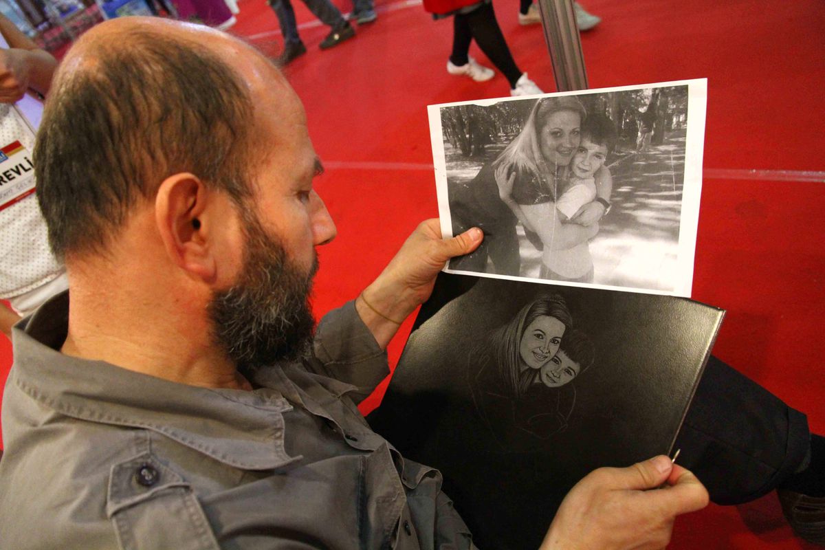 Fotoğraflar Taş Üzerinde Hayat Buluyor