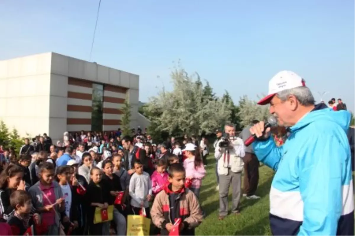 Gençlik Yürüyüşü Sekapark\'ta Yapıldı