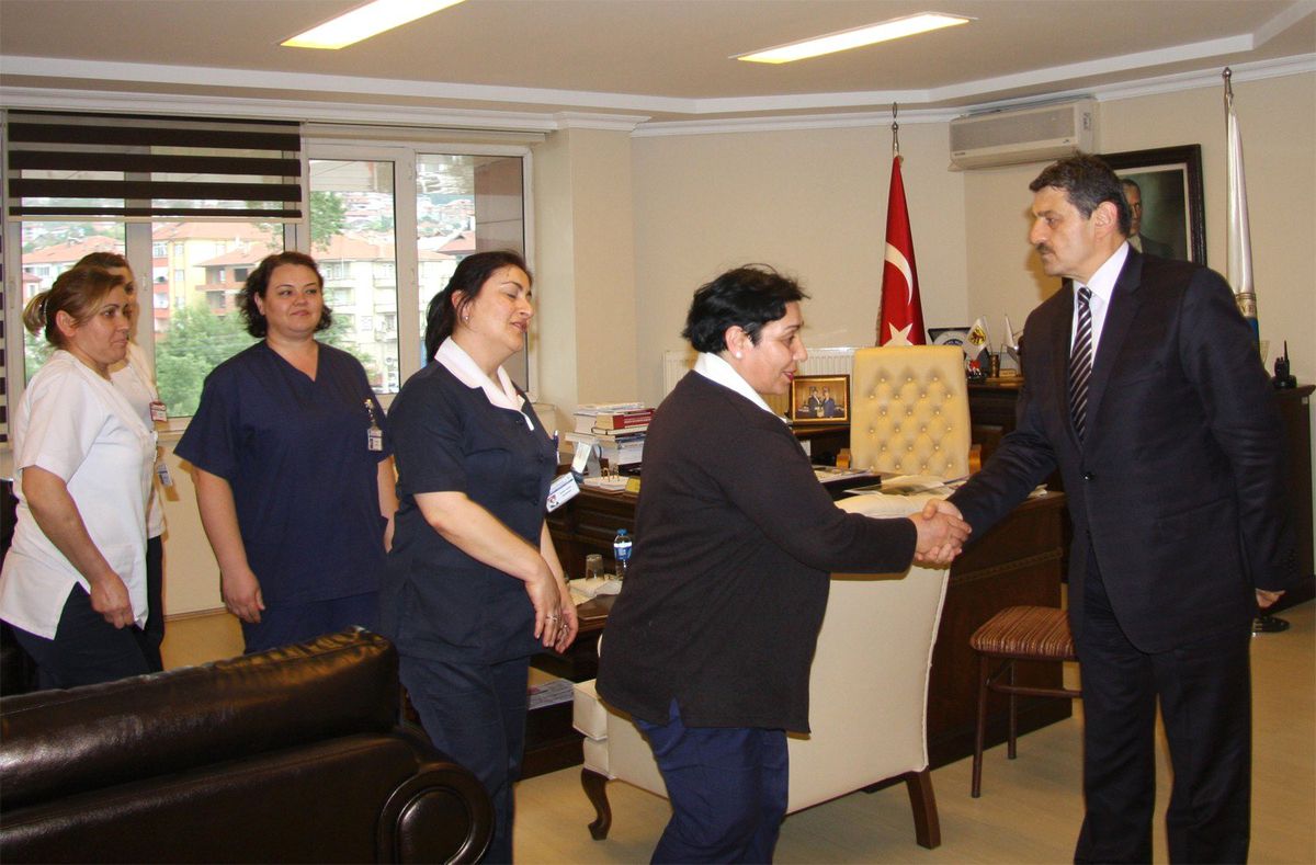 Hemşirelerden Belediye Başkanına Ziyaret