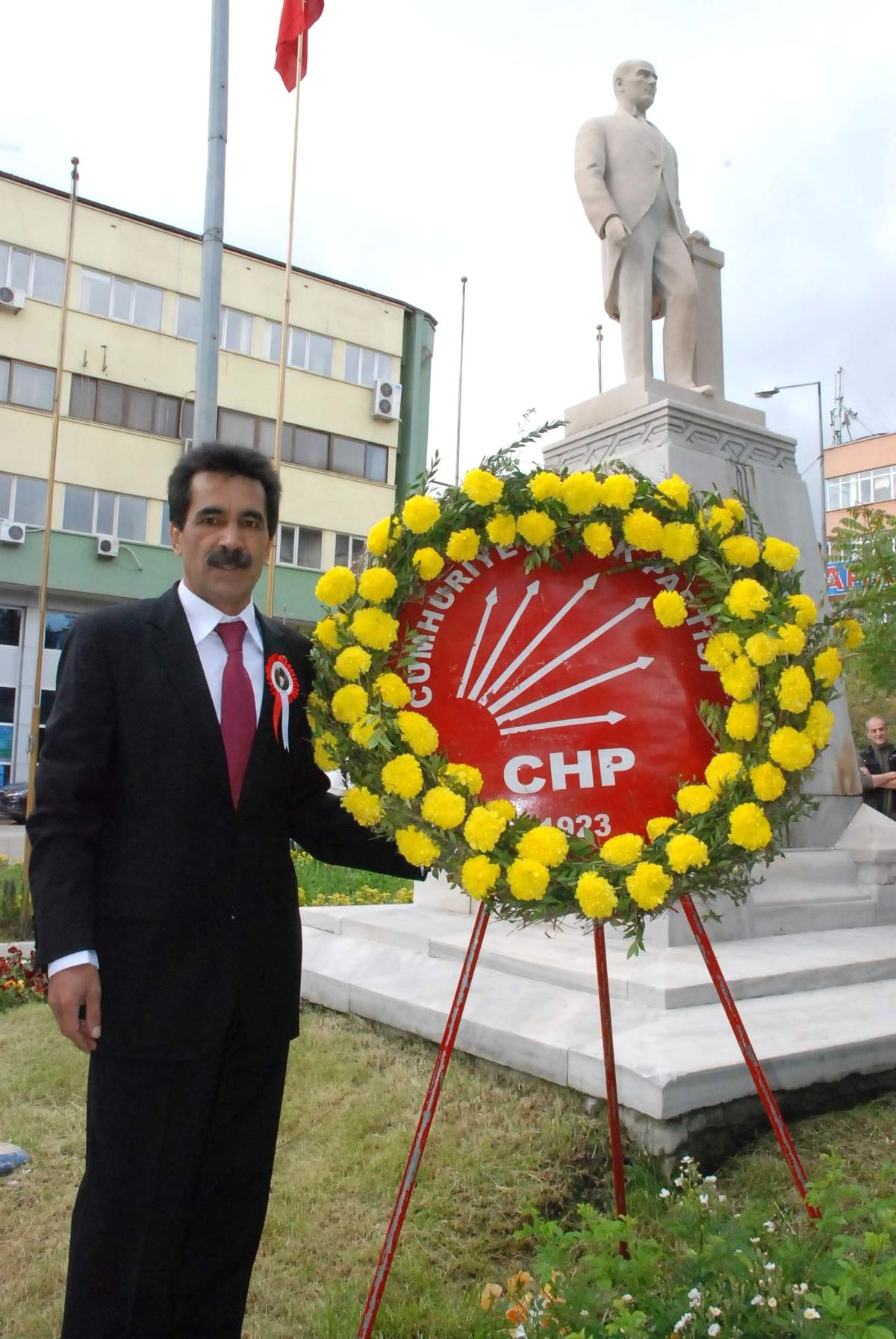 Isparta\'da Çelenk Krizi