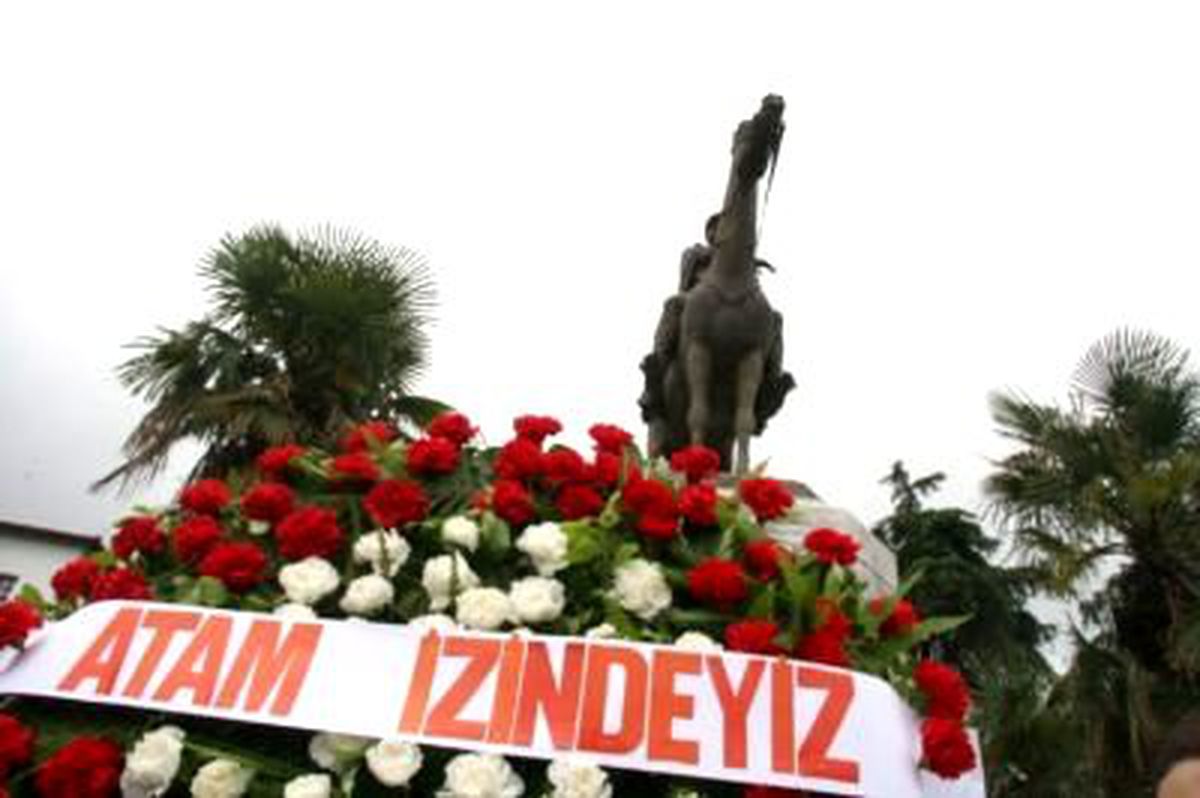 İzmir\'de 19 Mayıs Coşkusu )