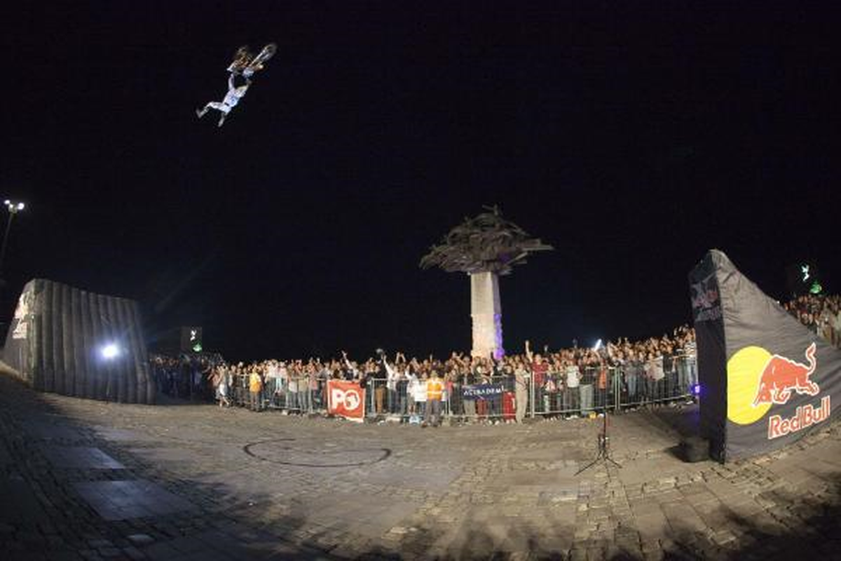 İzmir\'de Red Bull X Fıghters Heyecanı