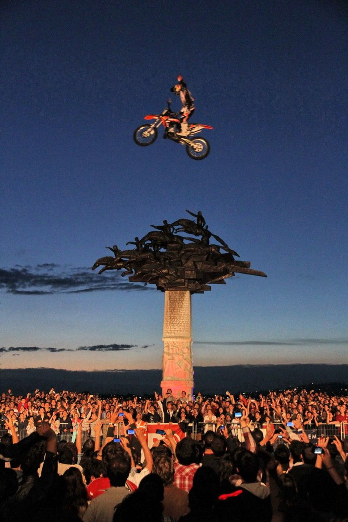 İzmir\'de Red Bull X-Fıghters Rüzgarı