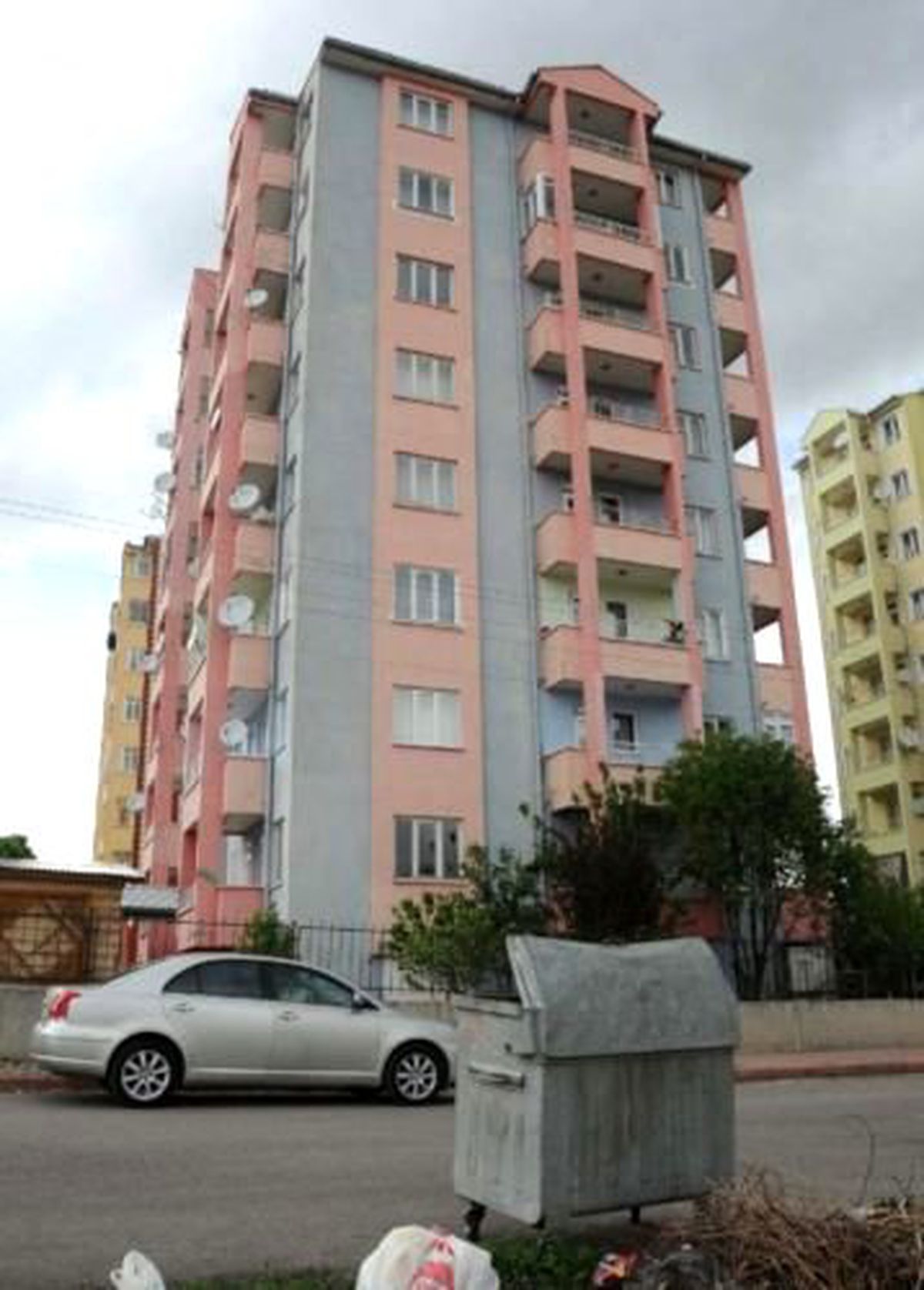 Korkunç Cinayet: Adamı İkiye Parçaladı