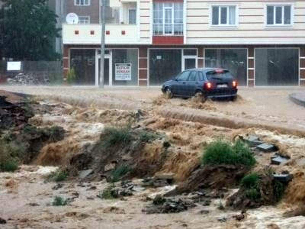 Kocaeli\'nde Sağanak ve Dolu Yağışı