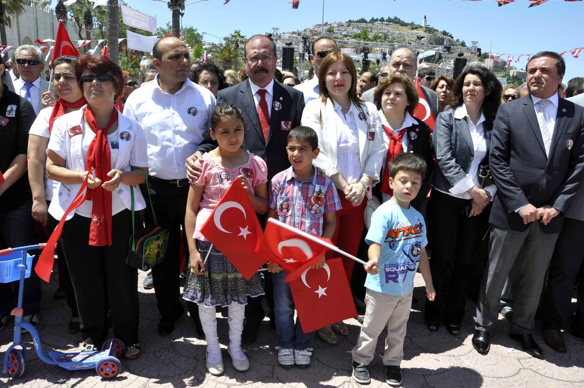 Kuşadası\'nda Alternatif 19 Mayıs Kutlaması