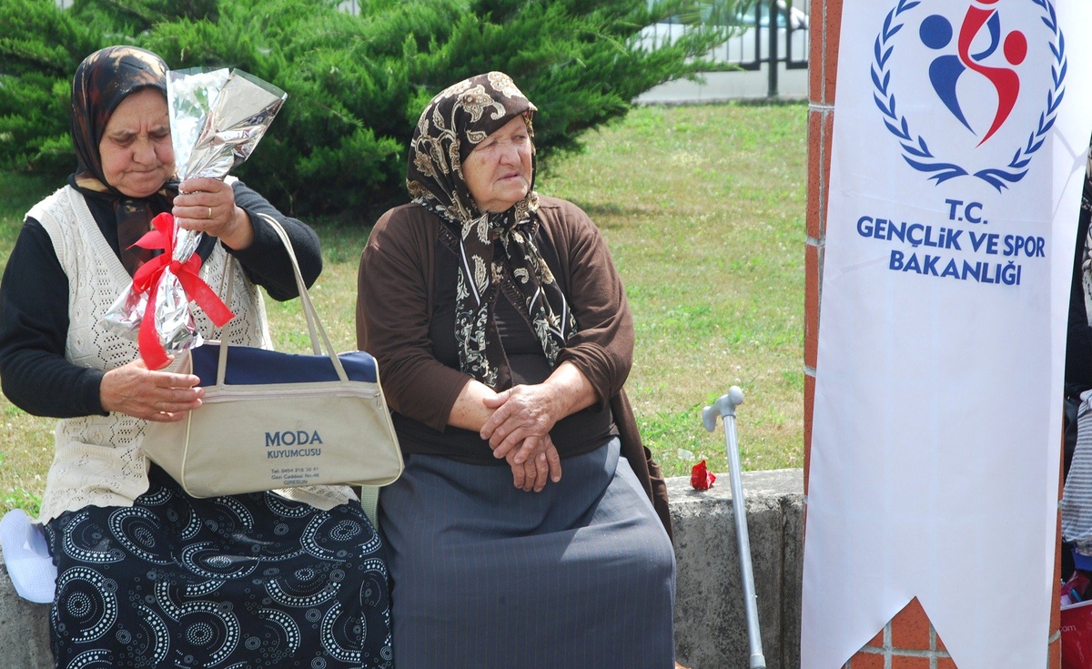 Ölmeden Bayramı İzlemek İsteyen Yaşlı Kadından Yetkililere Sitem