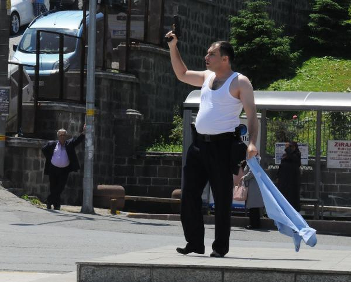 O Polis Hastaneye Sevk Edildi