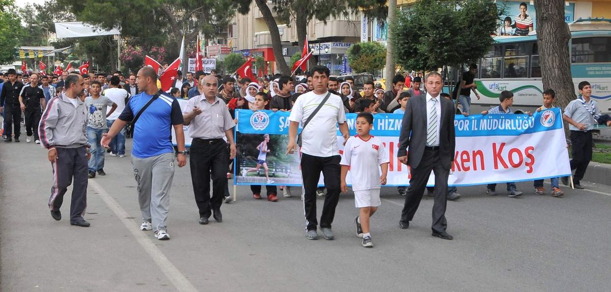 Şanlıurfa\'da Gençlik Yürüyüşü