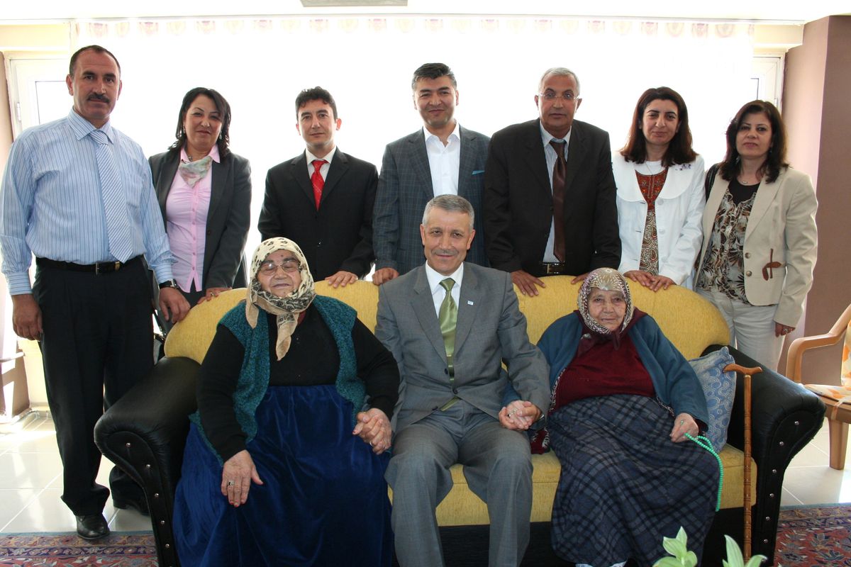 Sgk\'dan Huzurevine Ziyaret