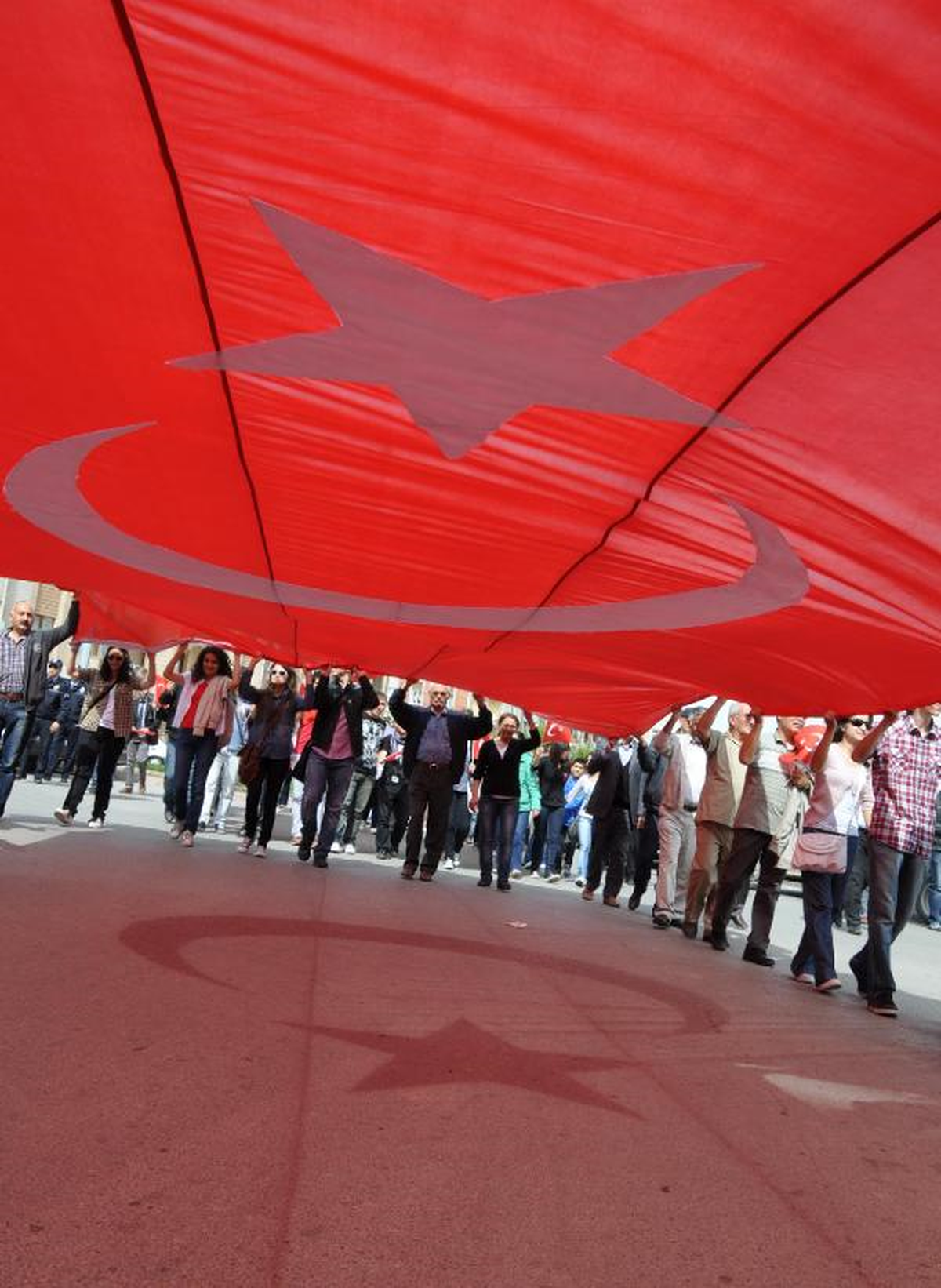 Sivas'ta Meşaleli ve Bayraklı 19 Mayıs Yürüyüşü