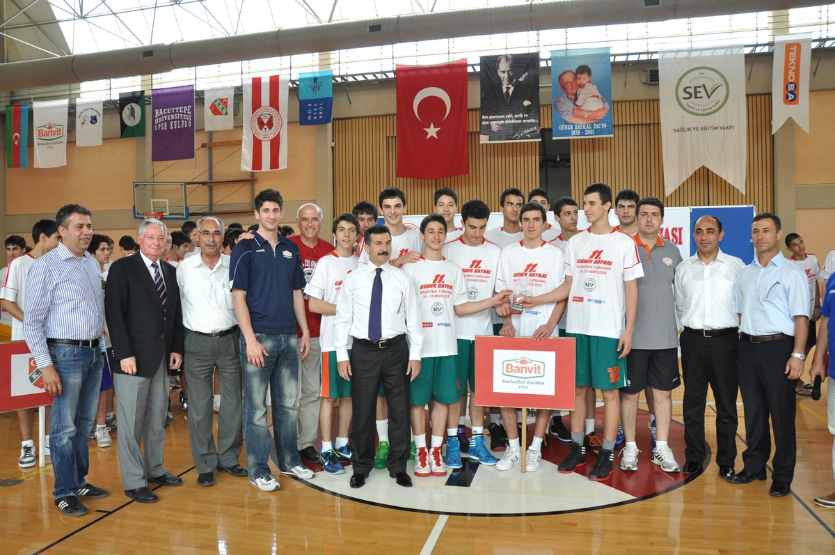 Tarsus Amerikan Koleji 11. Güner Baykal Basketbol Turnuvasında Banvit Şampiyon Oldu