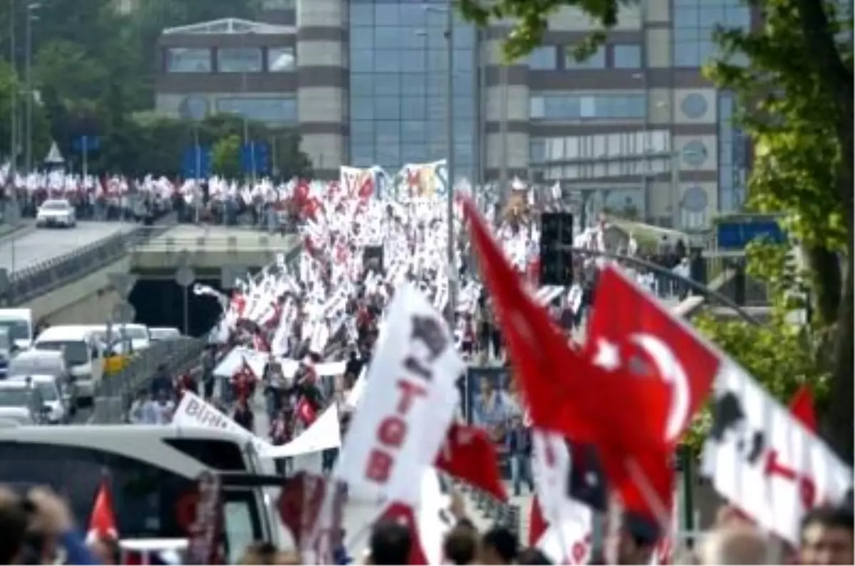 Tgb\'liler Tünel\'den Dolmabahçe\'ye Yürüdü