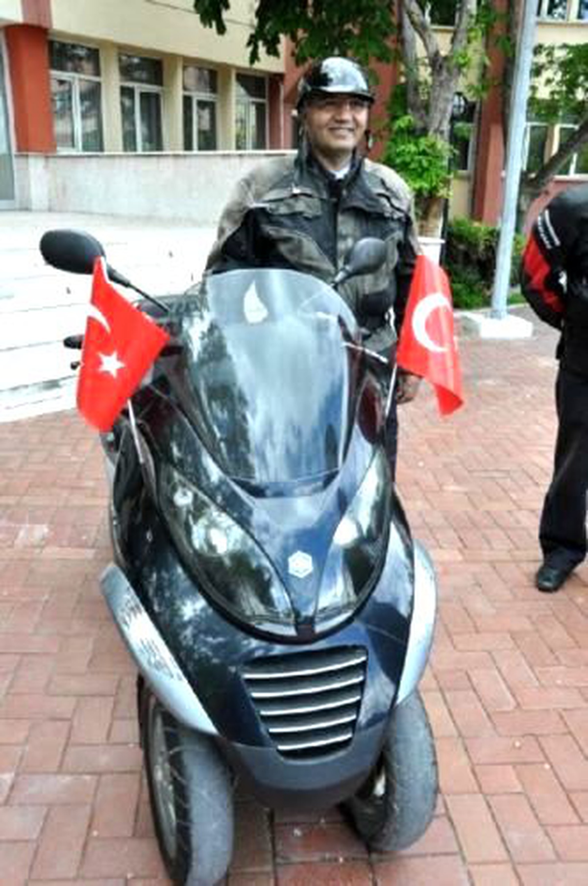 Vali, Motorsiklet Turuna 3 Tekerlekli Motosikletle Katıldı