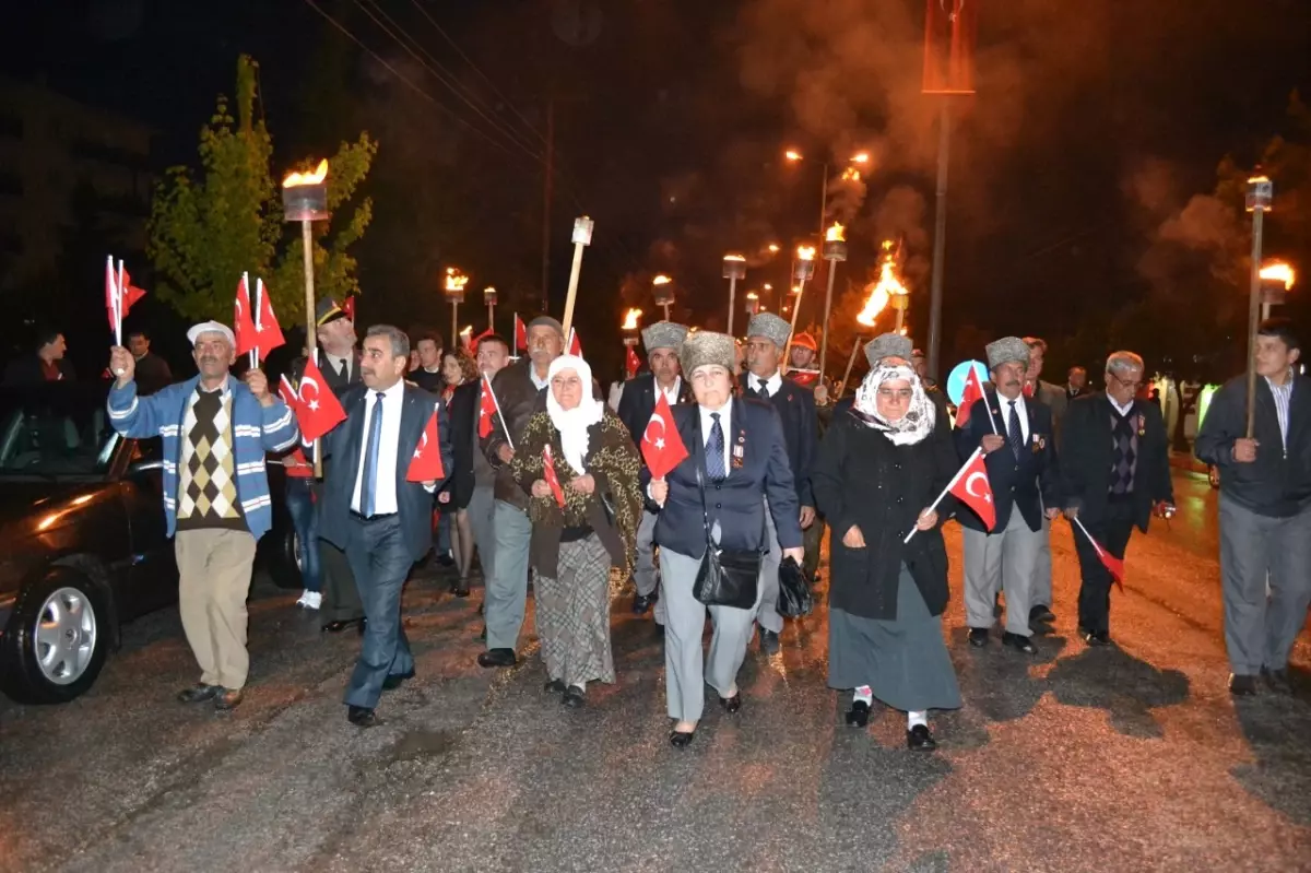 19 Mayıs Coşkusu Yağmur Dinlemedi