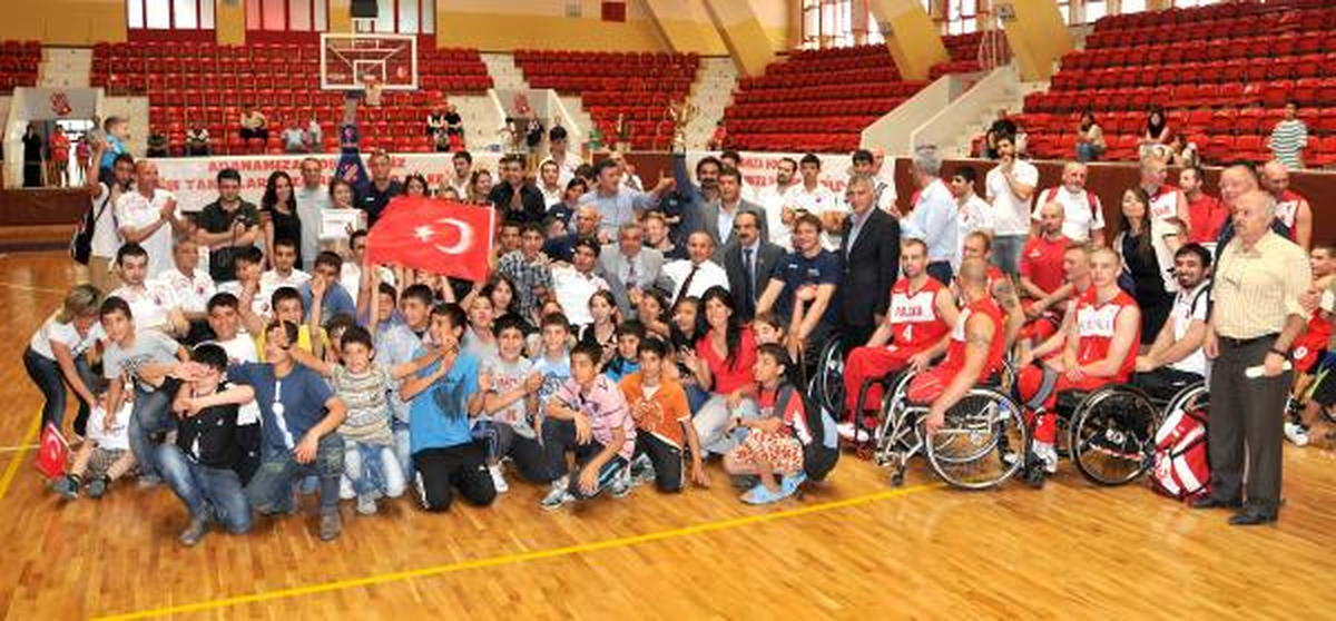 A Milli Tekerlekli Sandalye Basketbol Takımı Şampiyon