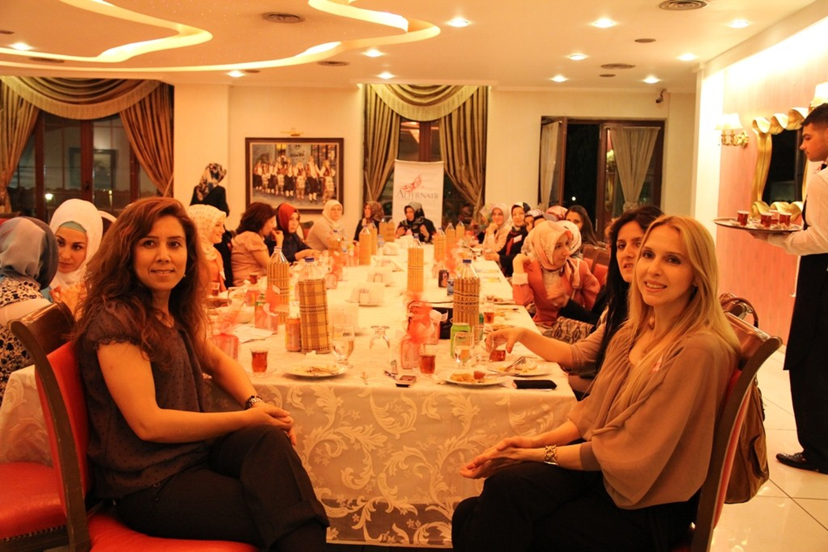 Alternatif Yaşam Eğitim Kültür ve Çevre Derneği Eczacılar Gününü Kutladı