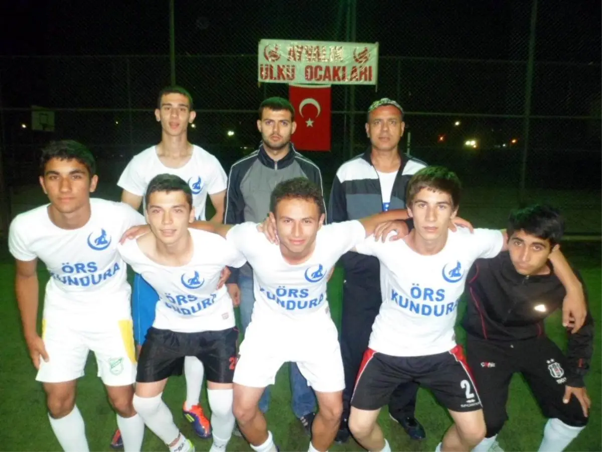 Ayvalıklı Ülkücülerin Halı Saha Turnuvası Heyecanı