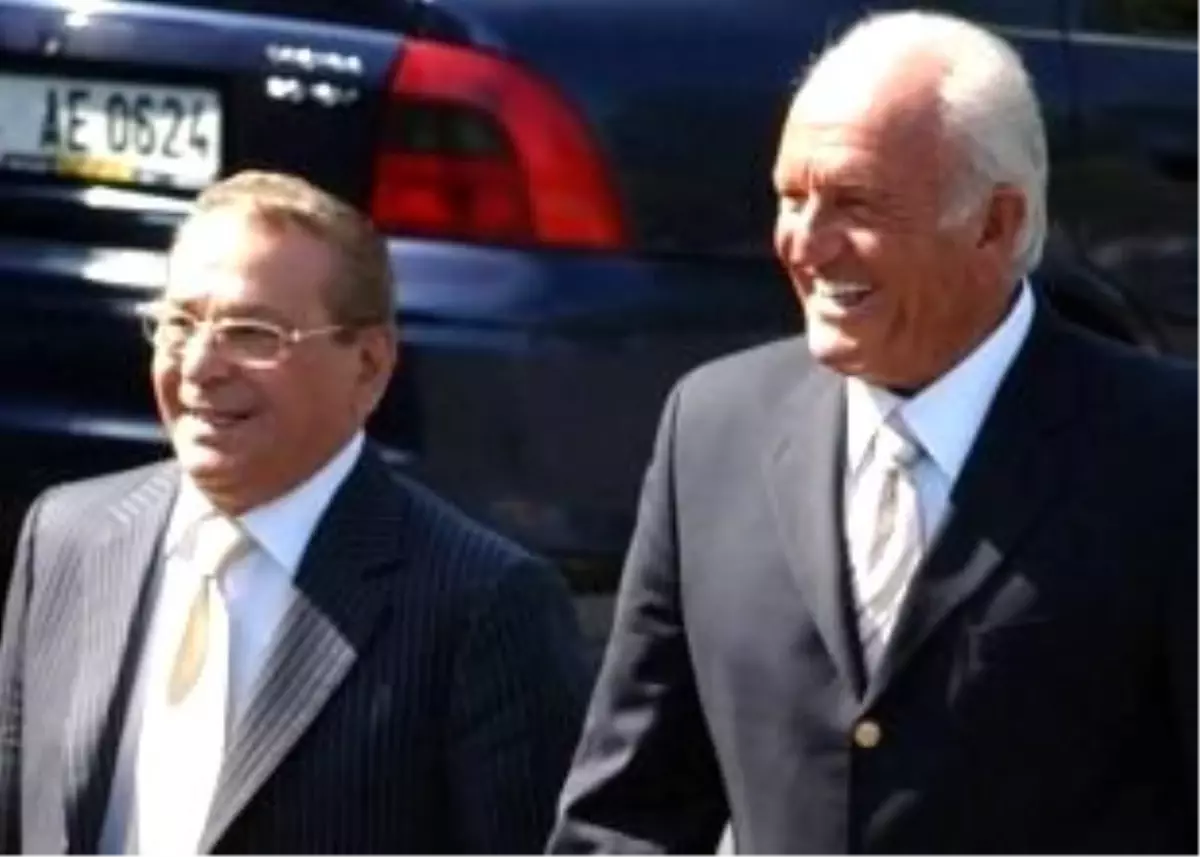 \'Beni Dinleseler, Yıldırım Dışardaydı\'