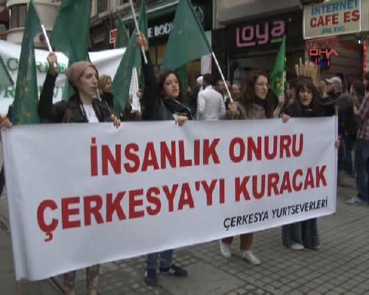 Çerkez Sürgününde Ölenler Taksim Meydanı\'nda Anıldı