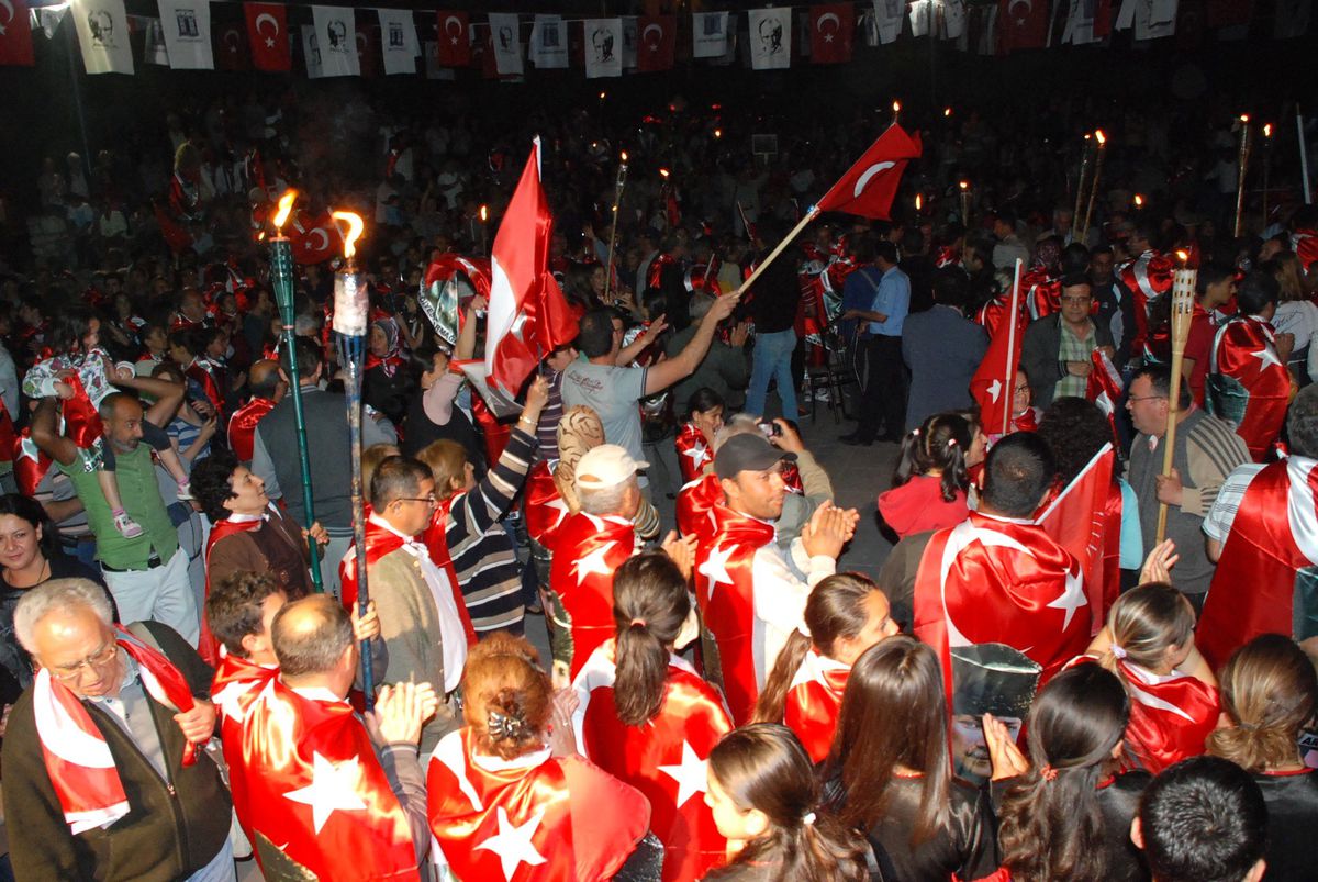 Didim'de 19 Mayıs Fener Alayı…