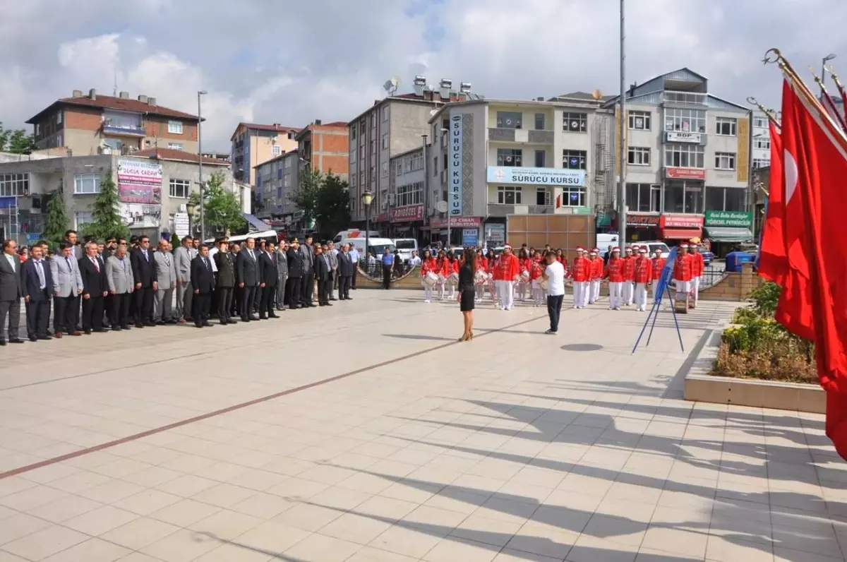 Dilovası\'nda 19 Mayıs Coşkusu