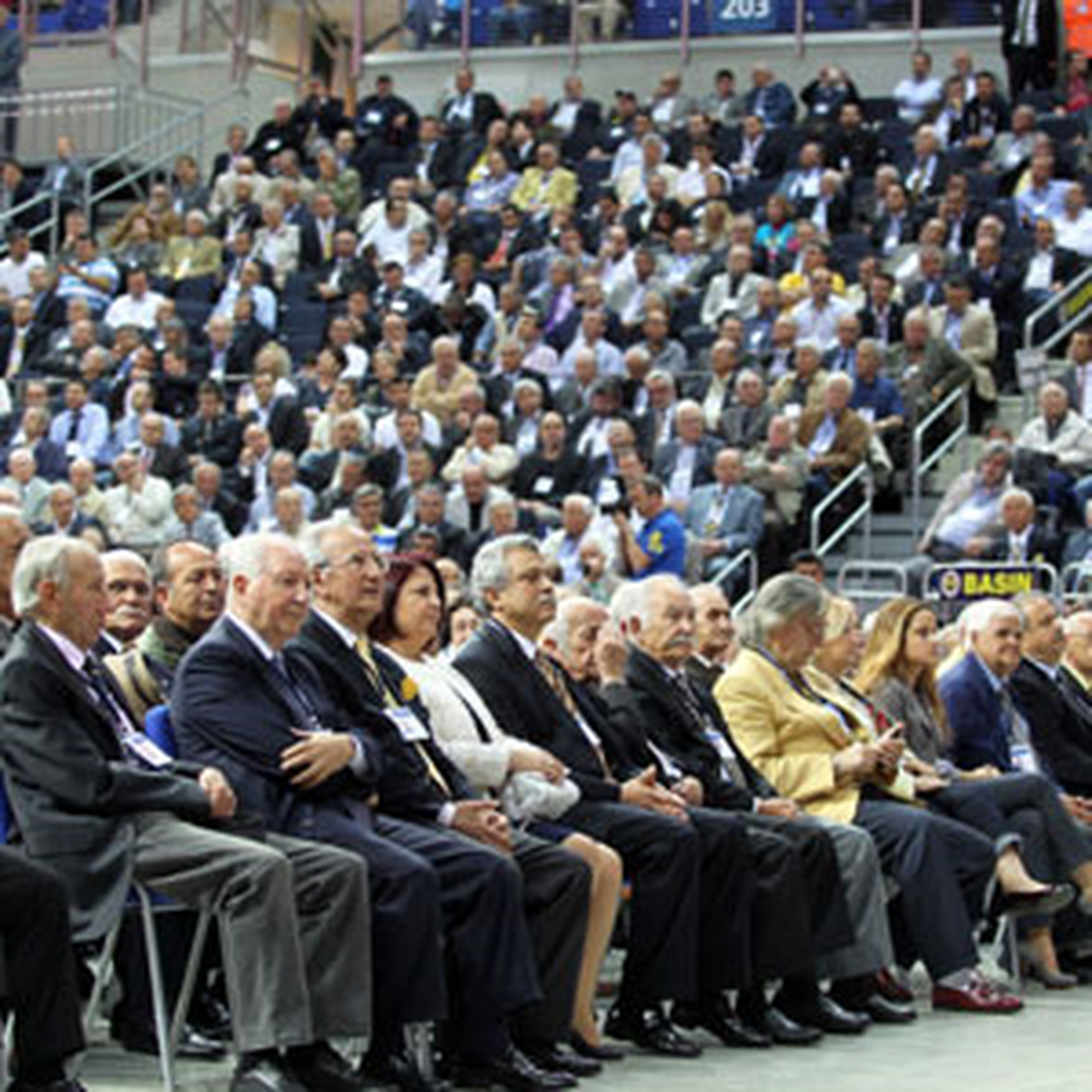 Fenerbahçe\'de Oy Verme İşlemi Başladı