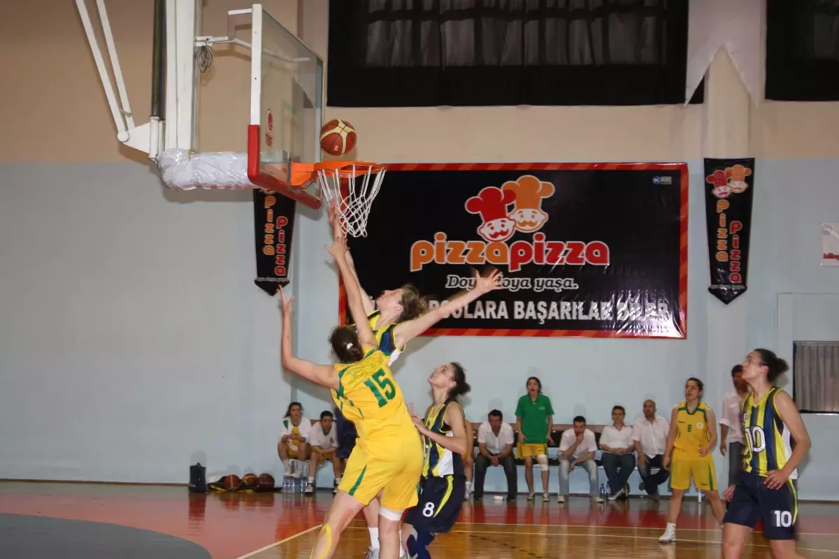 Fenerbahçe, Genç Kızlar Türkiye Şampiyonluğu\'na Ulaştı